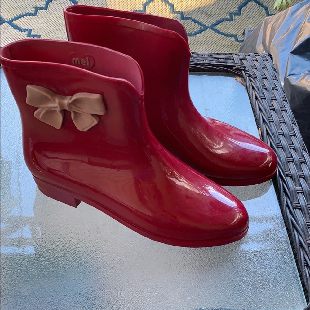 Rain booties size 6